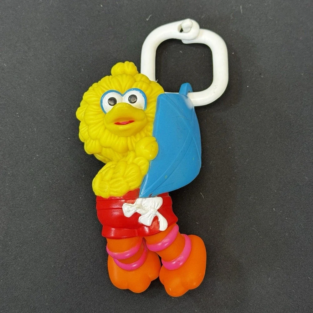 Hasbro Sesame Street Big Bird Toy Yellow Key‎ Ring